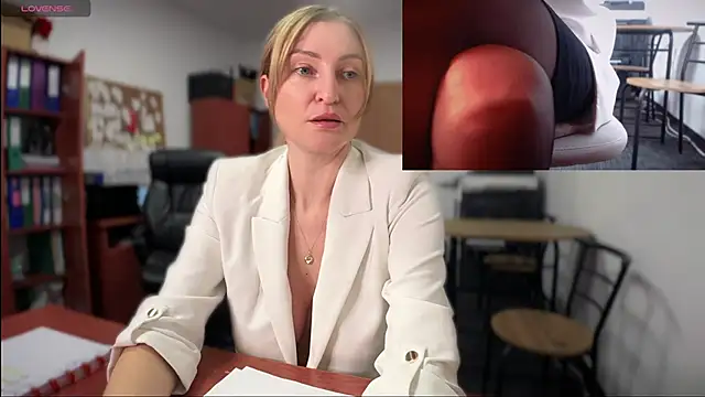 Snapshot of legsLONG chatting on 12-09-24, 01:55 legsLONG online show from 12-09-24, 01:55