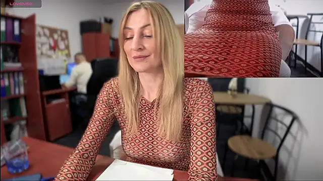 Snapshot of legsLONG chatting on 12-12-24, 07:52 legsLONG online show from 12-12-24, 07:52