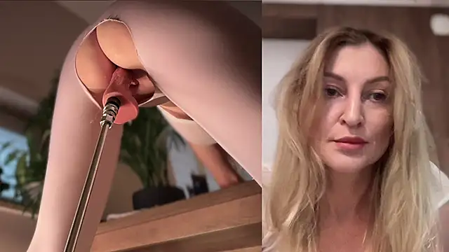 Snapshot of legsLONG chatting on 12-14-24, 09:18 legsLONG online show from 12-14-24, 09:18