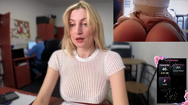 Snapshot of legsLONG chatting on 01-03-25, 07:49 legsLONG online show from 01-03-25, 07:49