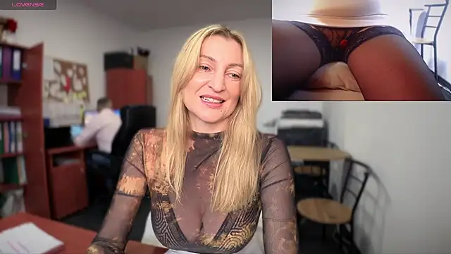 Snapshot of legsLONG chatting on 01-20-25, 08:09 legsLONG online show from 01-20-25, 08:09