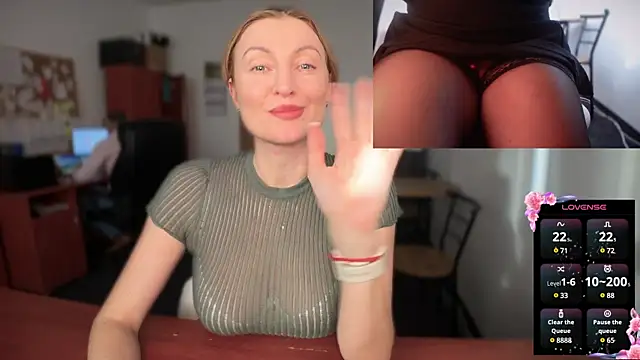 Snapshot of legsLONG chatting on 02-12-25, 07:44 legsLONG online show from 02-12-25, 07:44