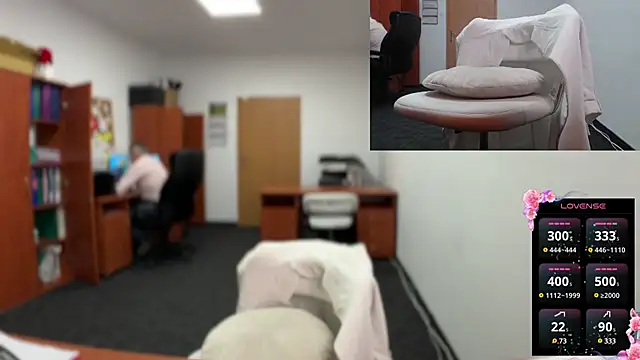 Snapshot of legsLONG chatting on 02-21-25, 05:13 legsLONG online show from 02-21-25, 05:13