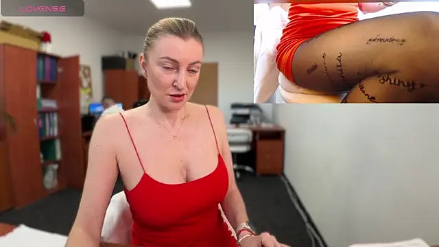 Snapshot of legsLONG chatting on 02-22-25, 06:39 legsLONG online show from 02-22-25, 06:39