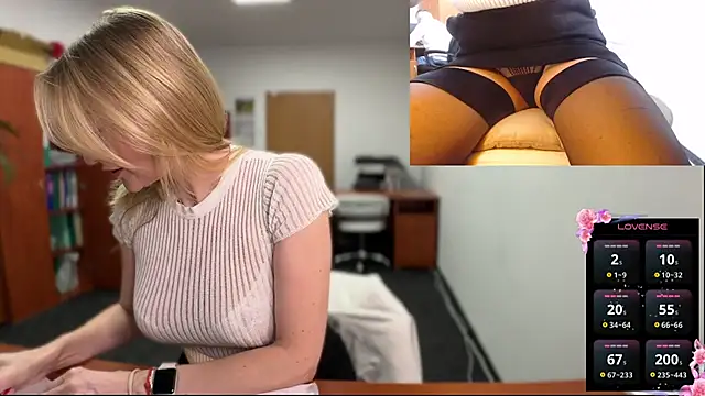 Snapshot of legsLONG chatting on 03-10-25, 05:00 legsLONG online show from 03-10-25, 05:00