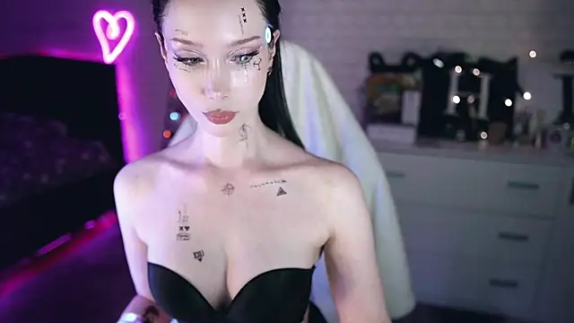 Snapshot of _Uindi_ chatting on 01-22-25, 05:06 Uindi online show from 01-22-25, 05:06