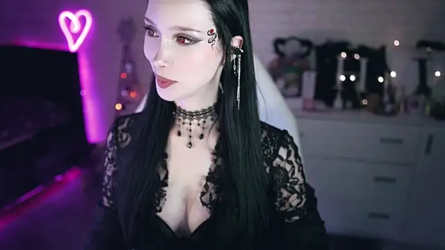 Snapshot of _Uindi_ chatting on 02-17-25, 05:32 Uindi online show from 02-17-25, 05:32