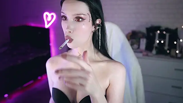 Snapshot of _Uindi_ chatting on 03-06-25, 03:24 Uindi online show from 03-06-25, 03:24