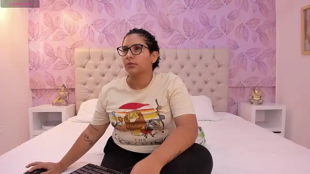 DanielleEvans  online show from 02-20-25, 11:09