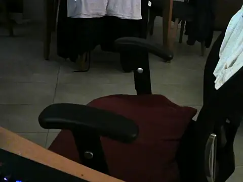 Snapshot of charly2994 chatting on 03-16-26, 01:44 charly2994 online show from 03-16-26, 01:44