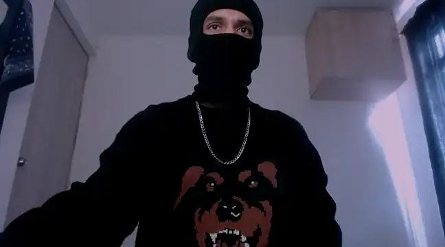 Snapshot of Samuel_Suarez chatting on 01-22-25, 01:11 Samuel Suarez online show from 01-22-25, 01:11