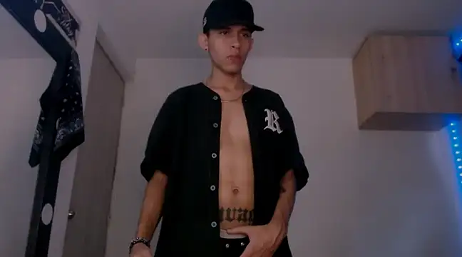 Snapshot of Samuel_Suarez chatting on 01-25-25, 10:50 Samuel Suarez online show from 01-25-25, 10:50