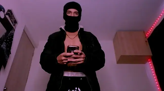 Snapshot of Samuel_Suarez chatting on 02-15-25, 12:33 Samuel Suarez online show from 02-15-25, 12:33