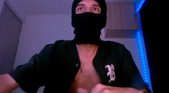 Snapshot of Samuel_Suarez chatting on 02-19-25, 09:17 Samuel Suarez online show from 02-19-25, 09:17