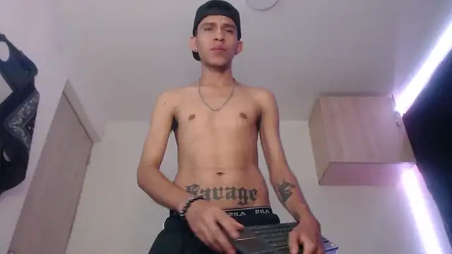 Snapshot of Samuel_Suarez chatting on 03-10-25, 11:49 Samuel Suarez online show from 03-10-25, 11:49