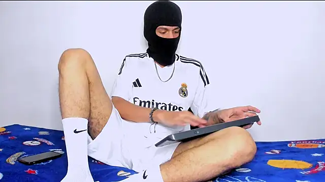 Snapshot of Samuel_Suarez chatting on 10-17-25, 06:16 Samuel Suarez online show from 10-17-25, 06:16