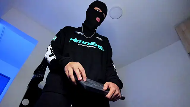 Snapshot of Samuel_Suarez chatting on 11-14-25, 02:54 Samuel Suarez online show from 11-14-25, 02:54