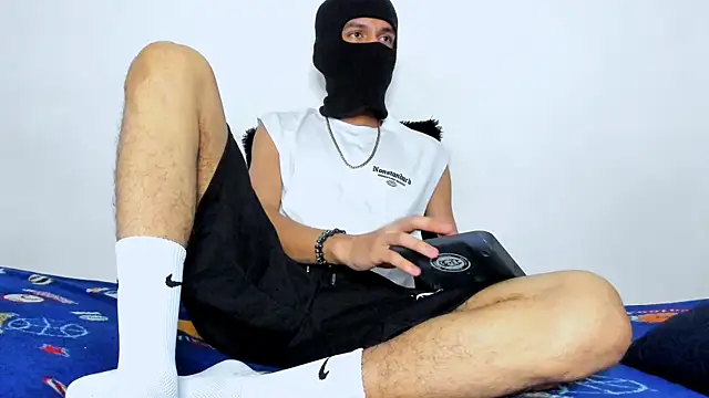 Snapshot of Samuel_Suarez chatting on 11-15-25, 01:58 Samuel Suarez online show from 11-15-25, 01:58