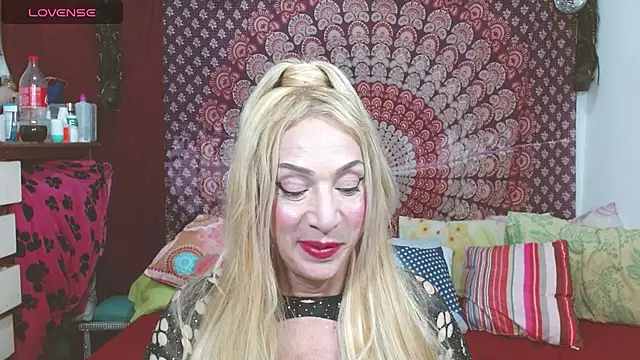 Snapshot of elena_evans chatting on 01-06-25, 10:47 elena evans online show from 01-06-25, 10:47