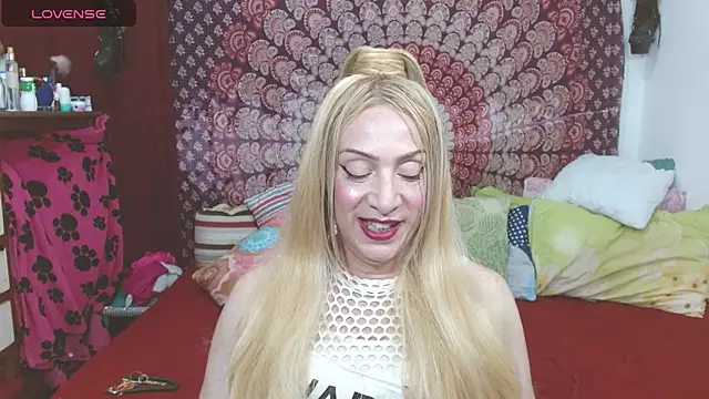 Snapshot of elena_evans chatting on 01-15-25, 06:40 elena evans online show from 01-15-25, 06:40