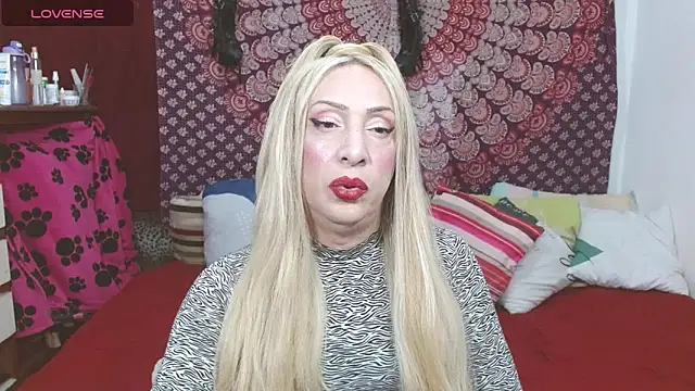 Snapshot of elena_evans chatting on 03-05-25, 03:51 elena evans online show from 03-05-25, 03:51