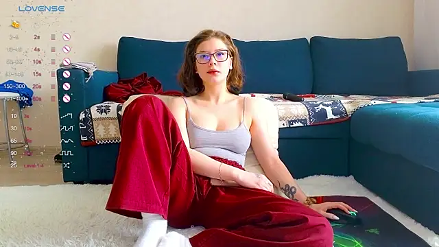 Snapshot of Love_plat1na chatting on 01-23-25, 09:29 Love plat1na online show from 01-23-25, 09:29