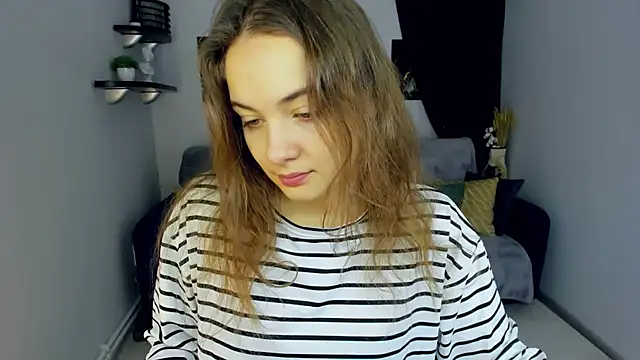 Snapshot of KristinaLoison chatting on 12-17-24, 11:28 KristinaLoison online show from 12-17-24, 11:28