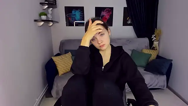 Snapshot of KristinaLoison chatting on 12-24-24, 04:11 KristinaLoison online show from 12-24-24, 04:11