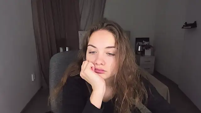 Snapshot of KristinaLoison chatting on 12-28-24, 04:09 KristinaLoison online show from 12-28-24, 04:09