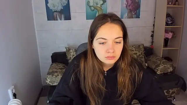 Snapshot of KristinaLoison chatting on 01-06-25, 04:13 KristinaLoison online show from 01-06-25, 04:13