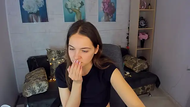 Snapshot of KristinaLoison chatting on 01-27-25, 02:24 KristinaLoison online show from 01-27-25, 02:24