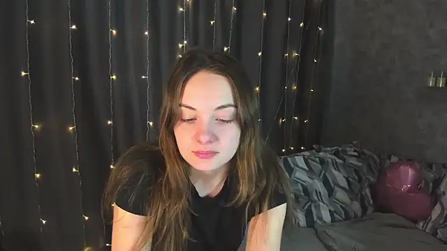 Snapshot of KristinaLoison chatting on 02-21-25, 04:05 KristinaLoison online show from 02-21-25, 04:05