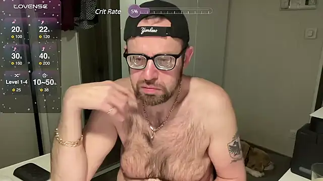 Snapshot of FABIOGLASSES chatting on 03-16-25, 01:49 FABIOGLASSES online show from 03-16-25, 01:49