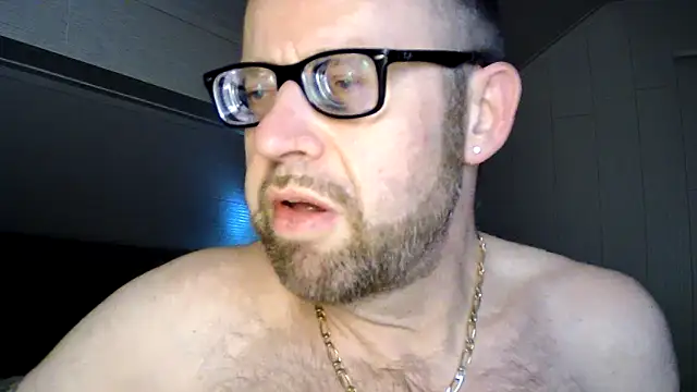 Snapshot of FABIOGLASSES chatting on 10-03-25, 11:13 FABIOGLASSES online show from 10-03-25, 11:13