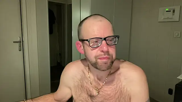 FABIOGLASSES online show from 11-18-25, 10:47