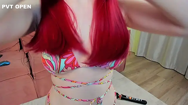 Snapshot of hlopushkahouse chatting on 12-22-24, 04:27 hlopushkahouse online show from 12-22-24, 04:27