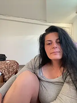 Snapshot of Mary_Hot_ chatting on 10-28-25, 02:31 Mary Hot  online show from 10-28-25, 02:31