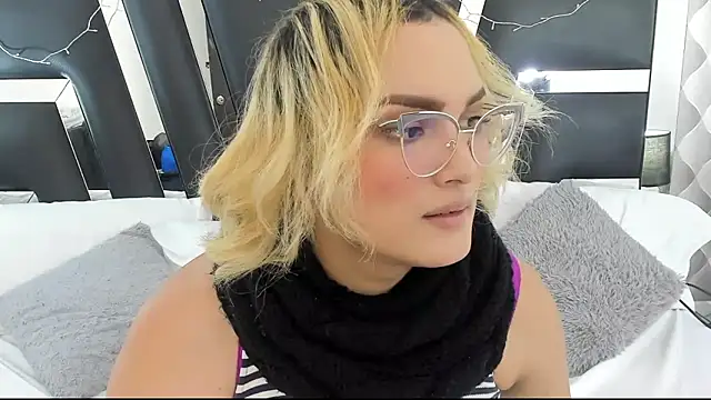 Snapshot of katya_kozlov chatting on 02-13-25, 02:56 katya kozlov online show from 02-13-25, 02:56