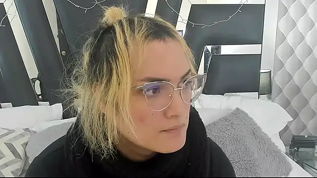 Snapshot of katya_kozlov chatting on 02-14-25, 02:50 katya kozlov online show from 02-14-25, 02:50