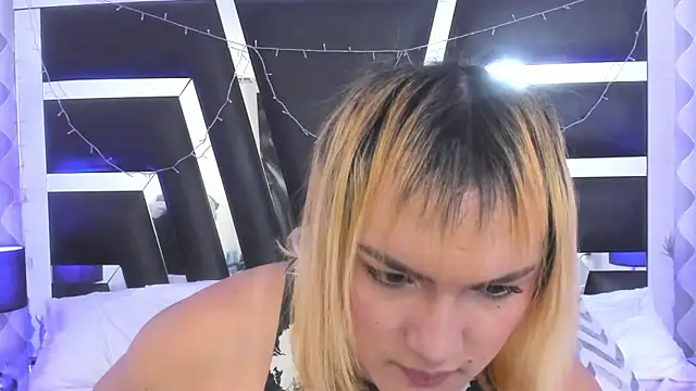 Snapshot of katya_kozlov chatting on 09-23-25, 05:32 katya kozlov online show from 09-23-25, 05:32