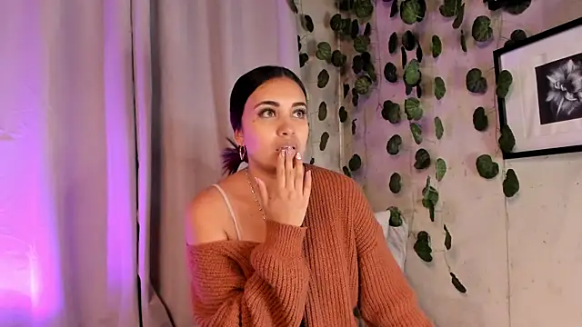 aisha es online show from 02-19-25, 11:04