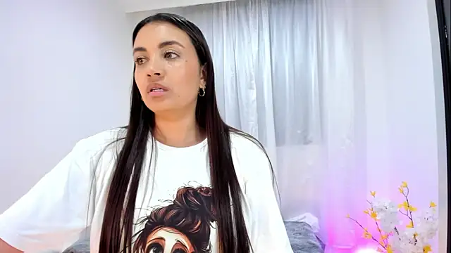 aisha es online show from 10-22-25, 10:09