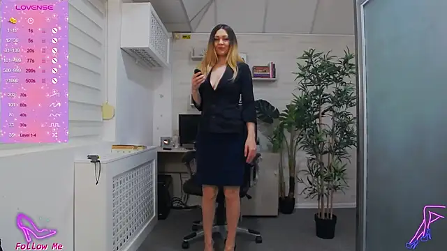 EllaMilf  online show from 01-26-25, 10:12