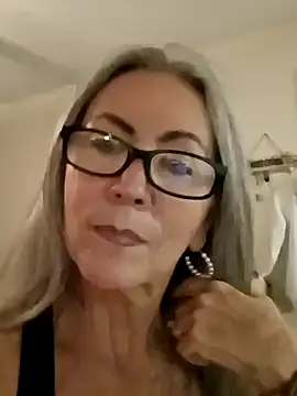 EvaRobinson online show from 12-13-24, 02:10