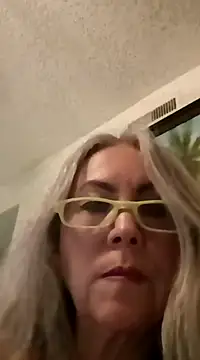 EvaRobinson online show from 12-18-24, 01:26