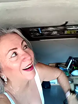 EvaRobinson online show from 12-30-24, 08:04