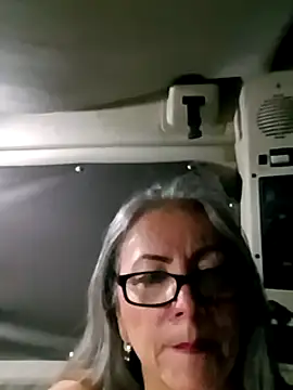 EvaRobinson online show from 12-30-24, 11:06