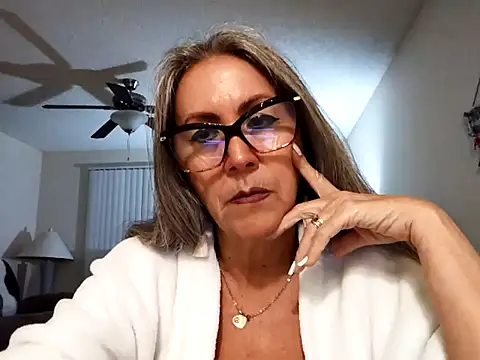 EvaRobinson online show from 02-25-25, 12:03