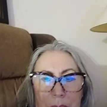 EvaRobinson online show from 10-28-25, 11:18