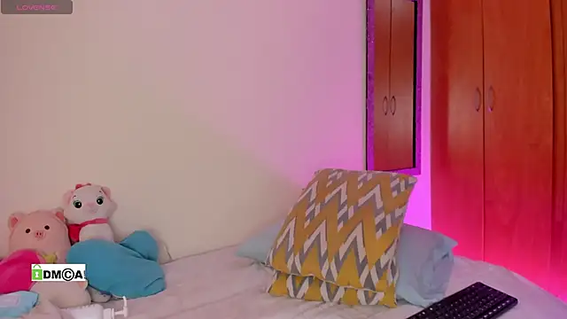 Snapshot of olivia__s chatting on 01-08-25, 02:25 olivia  s online show from 01-08-25, 02:25